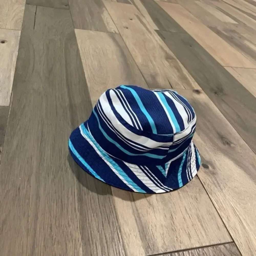 Carter’s sun hat size 2T - 5T